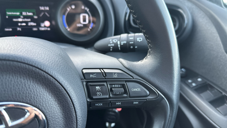 Toyota Yaris 1.5 Hybrid Design 5dr CVT Hybrid Hatchback